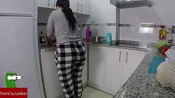 play Xnxx مع الأزواج الذين مارسوا الجنس مع الزوجة في المنزل