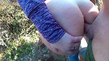 play La scopa nell'erba verde con una saturazione xnxx