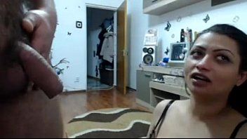 play El cuervo rumano la lame profundamente y hace video chat