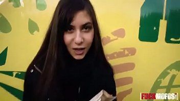 play مدرسو xnxx رومانيا يختبئون في الظل ويمارسون الجنس الجيد