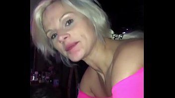 play Napalona stara kobieta nie odmawia penisowi pornhub