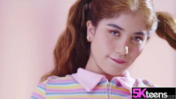 play Marina cristea is filmed giving a blowjob to a gypsy