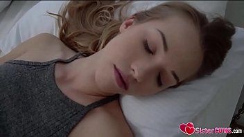 play Milf with naked pussy sleeps but when she wakes up she gives a blowjob
