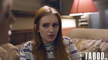 play تدفع امرأة شابة لرجل ليقوم بتدليكها بشكل مريح، لكن الأمر ينتهي به الأمر إلى أن يكون بمثابة تدليك