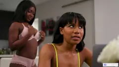 play Surorile vitrege lesbiene negre Jenna Foxx și Noemie Bilas într-o acțiune intensă de lins de păsărică