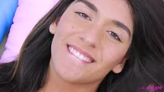 play Teen brunetă Aubry Aubry Babcock audiția lesbiană explicită