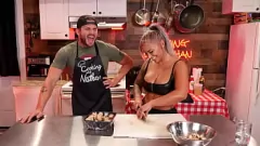 play Confessioni coperte da cum ": un'intervista di pornostar con Nathan Bronson e Hayley Davies