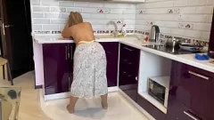 play Adventure anale tabou de Desi Milf dans la cuisine