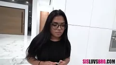 play الأخ غير الشقيق يحصل على اللسان من أخت قبل ممارسة الجنس مع جماع الدبر