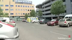 play Femeie europeană senzuală într-o fuck de fetiș prin sclavie publică cu Steve Holmes