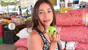 play La sexy commessa fa film xnxx gratuitamente con i clienti
